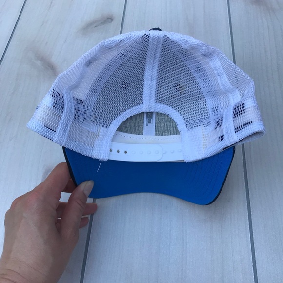 New Era 9Forty Blue Women’s Chargers Snap Back Hat - Picture 2 of 3